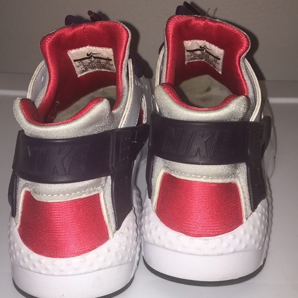 Nike - Picture 2 of 4